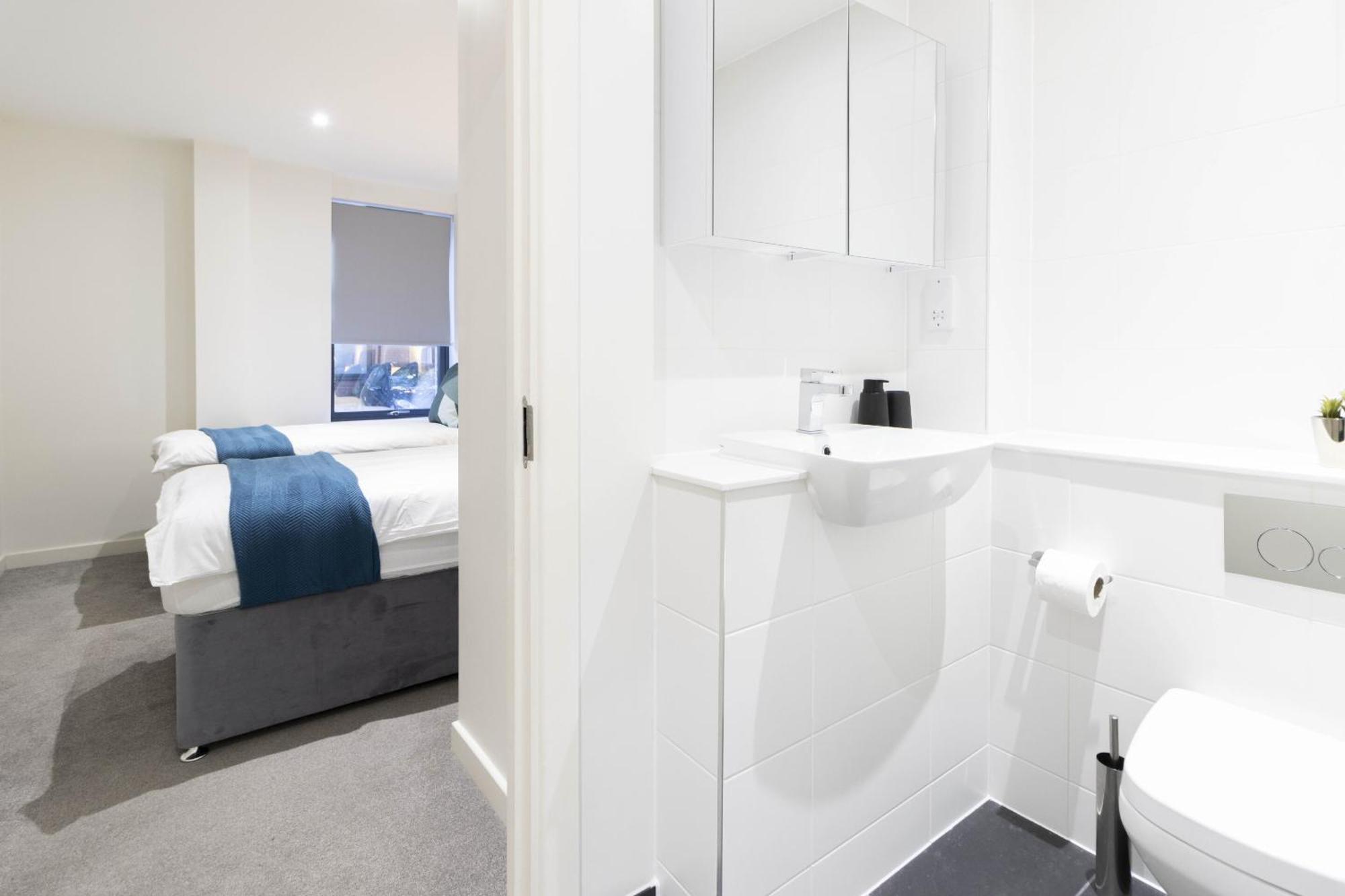 Linacre 1&2 - One And Two Bed Flat Behind The Cathedral With Free Parking And Fast Wifi Lejlighed Exeter Værelse billede