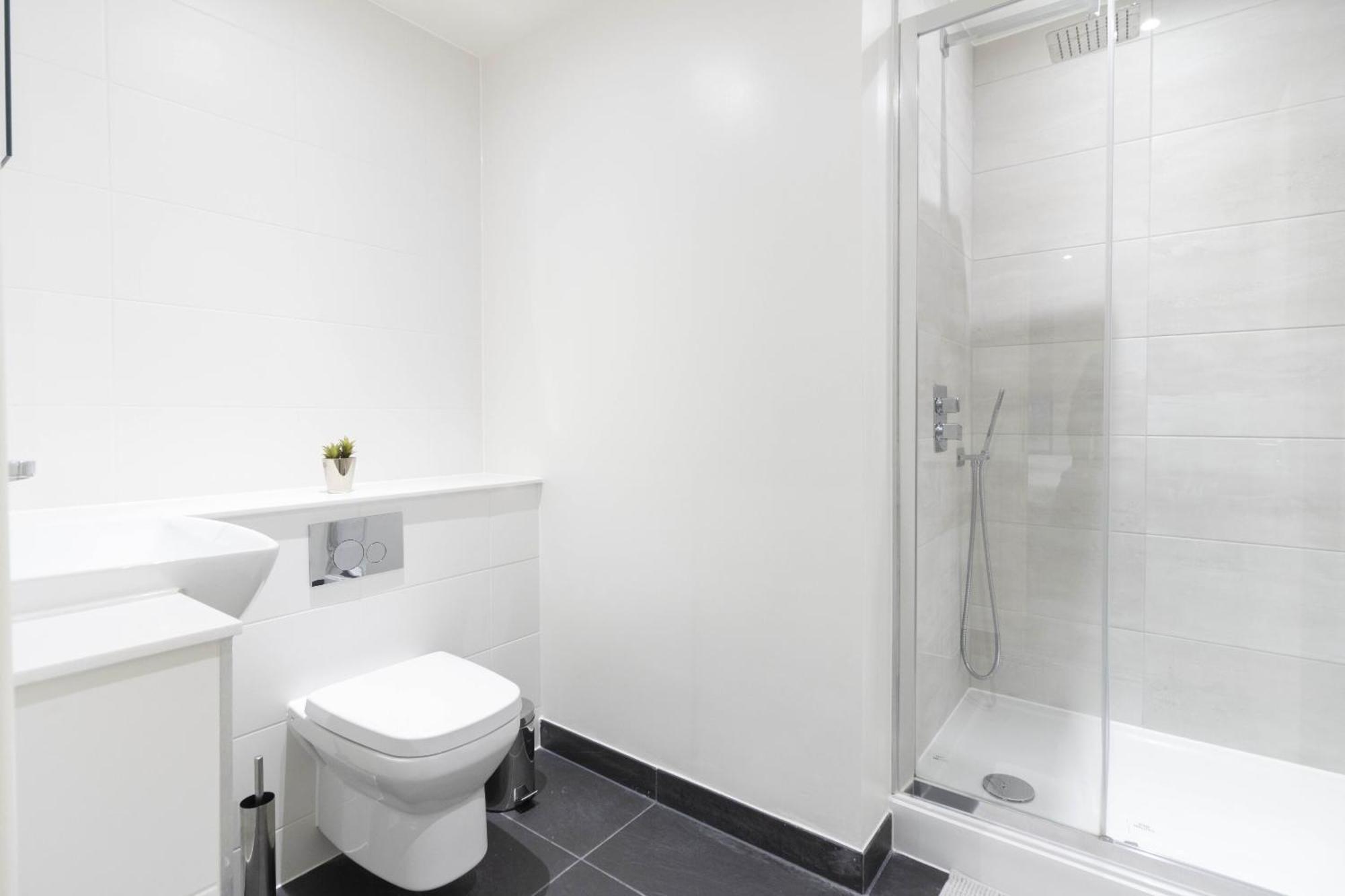 Linacre 1&2 - One And Two Bed Flat Behind The Cathedral With Free Parking And Fast Wifi Lejlighed Exeter Værelse billede