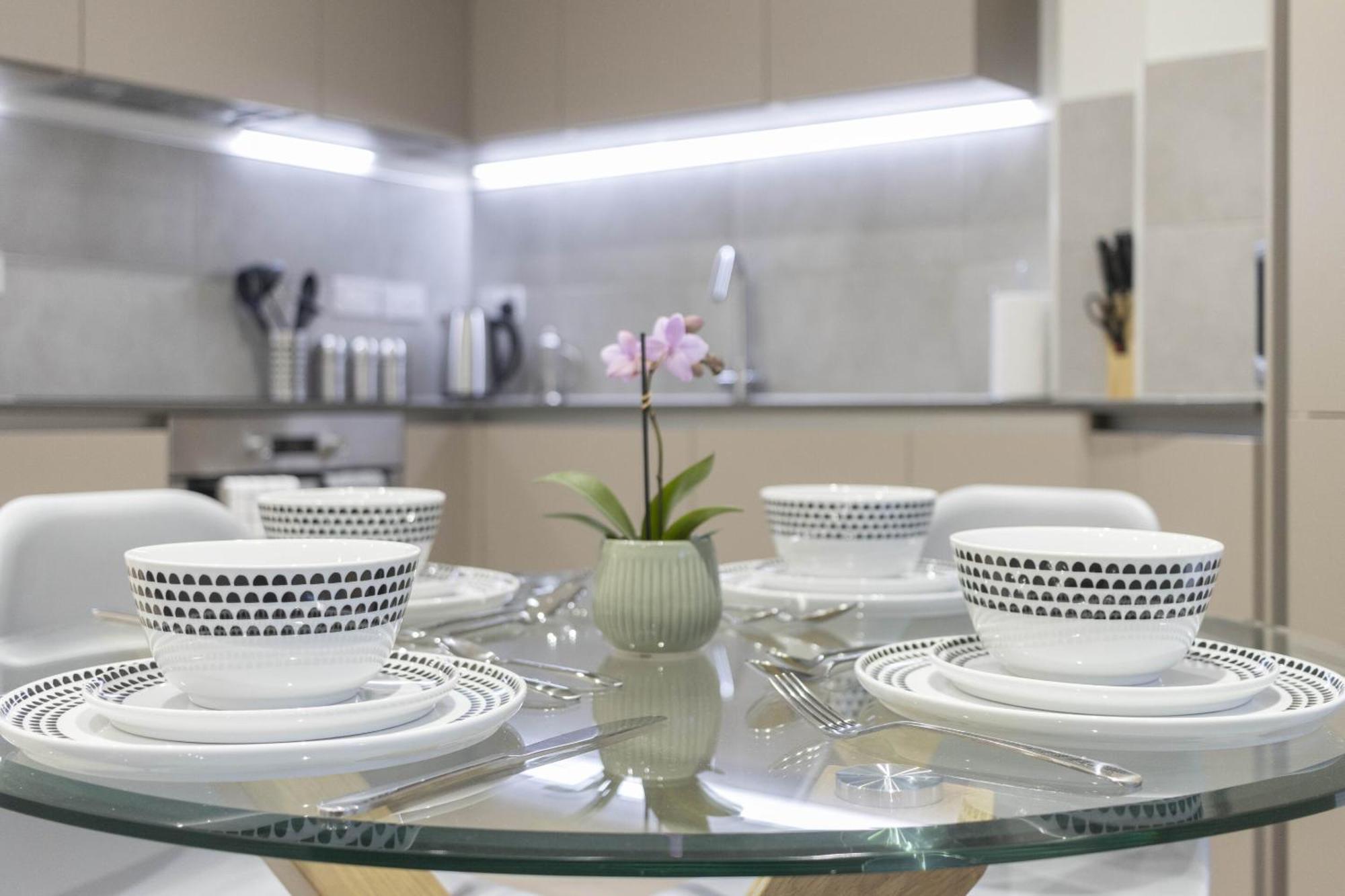 Linacre 1&2 - One And Two Bed Flat Behind The Cathedral With Free Parking And Fast Wifi Lejlighed Exeter Værelse billede