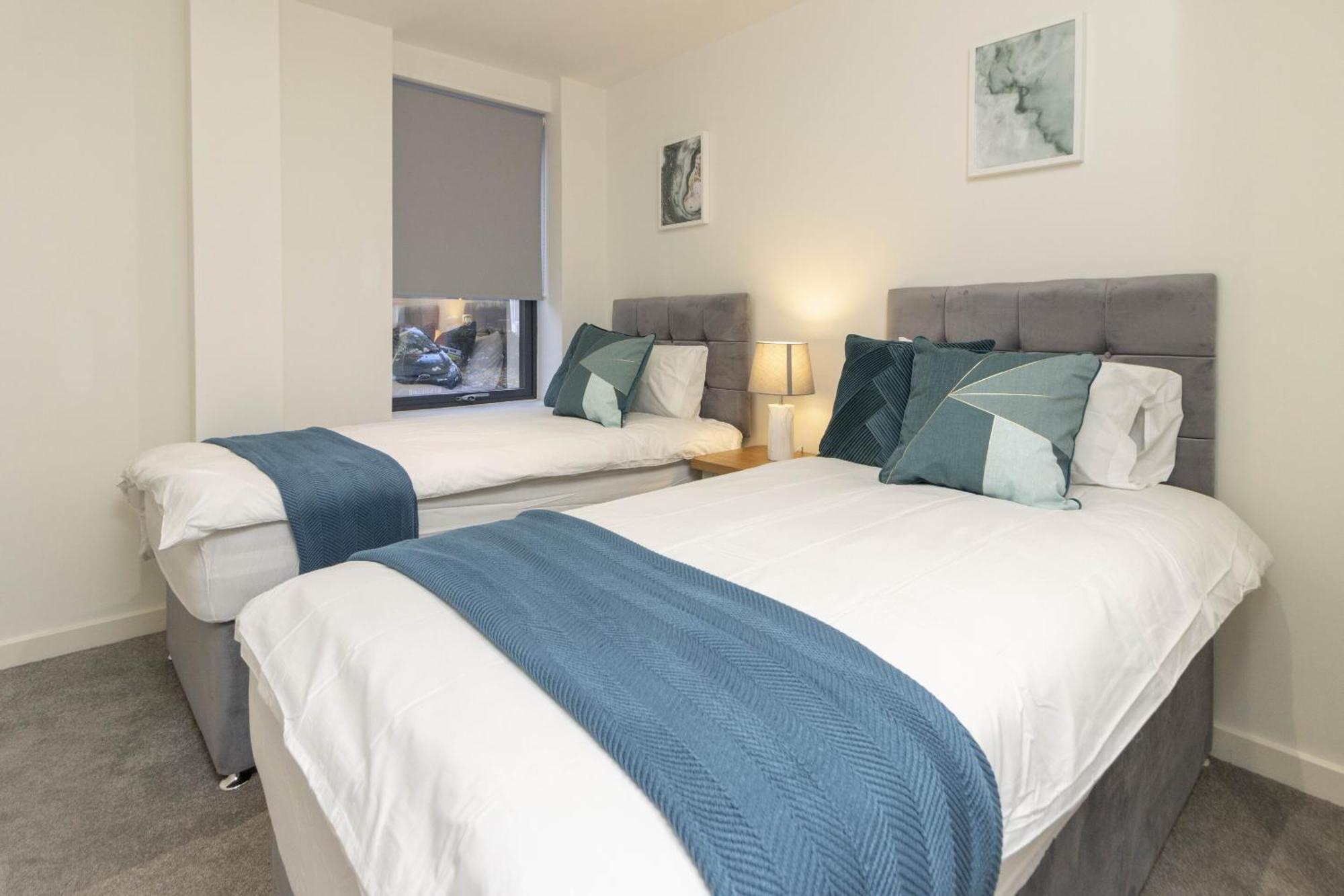Linacre 1&2 - One And Two Bed Flat Behind The Cathedral With Free Parking And Fast Wifi Lejlighed Exeter Værelse billede