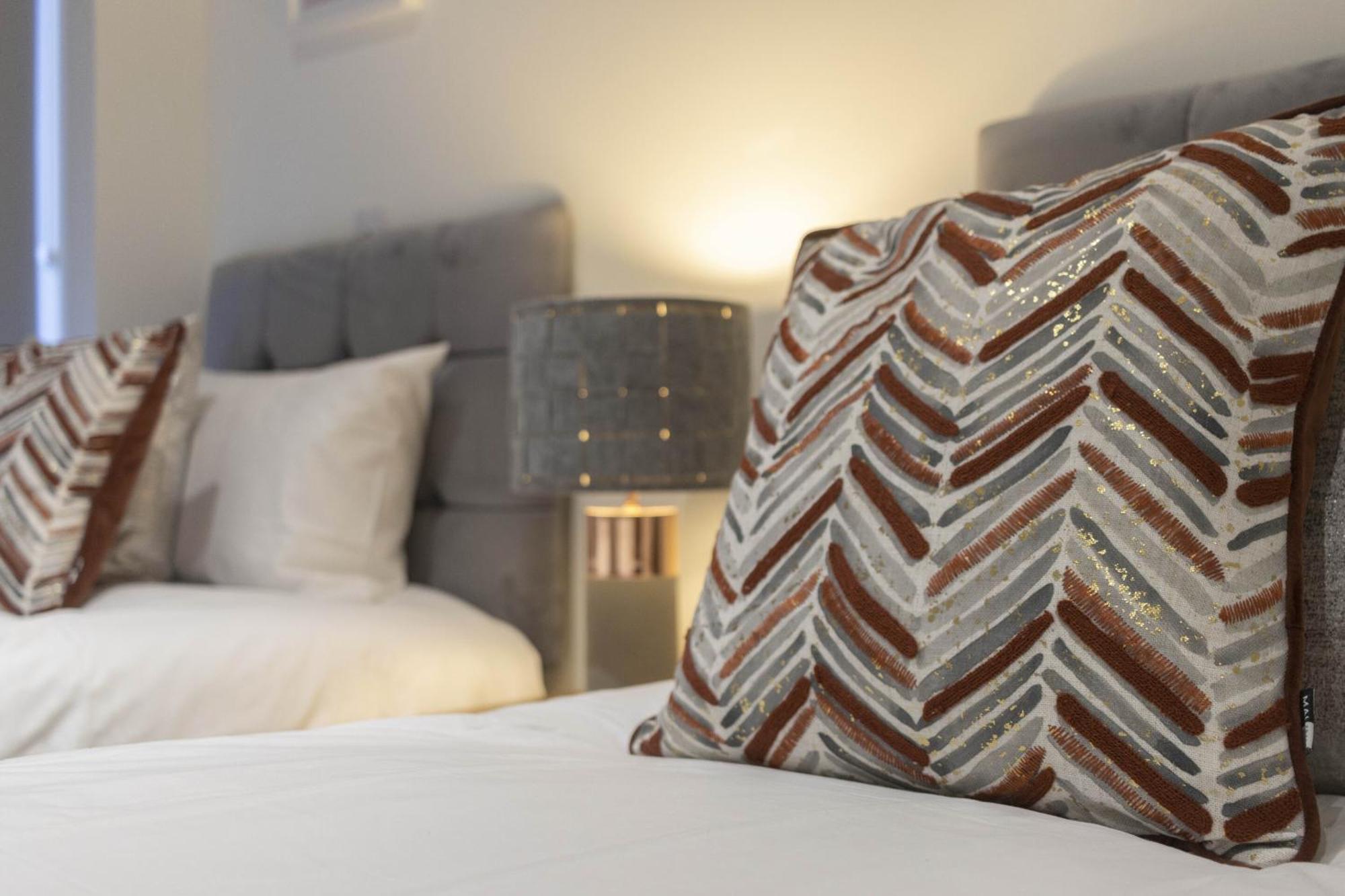 Linacre 1&2 - One And Two Bed Flat Behind The Cathedral With Free Parking And Fast Wifi Lejlighed Exeter Værelse billede