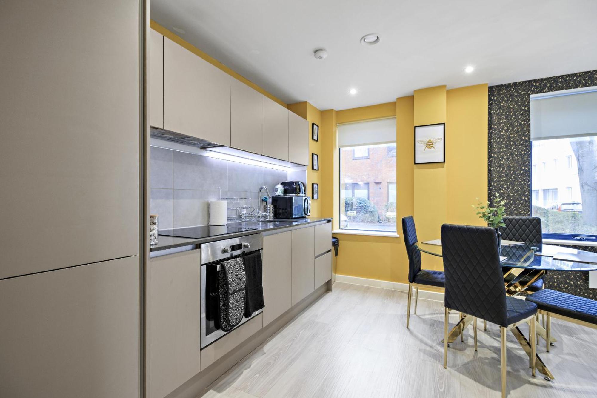 Linacre 1&2 - One And Two Bed Flat Behind The Cathedral With Free Parking And Fast Wifi Lejlighed Exeter Værelse billede